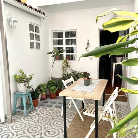 Shared Apartment With Bright Private Patio In Lisboa Exterior photo