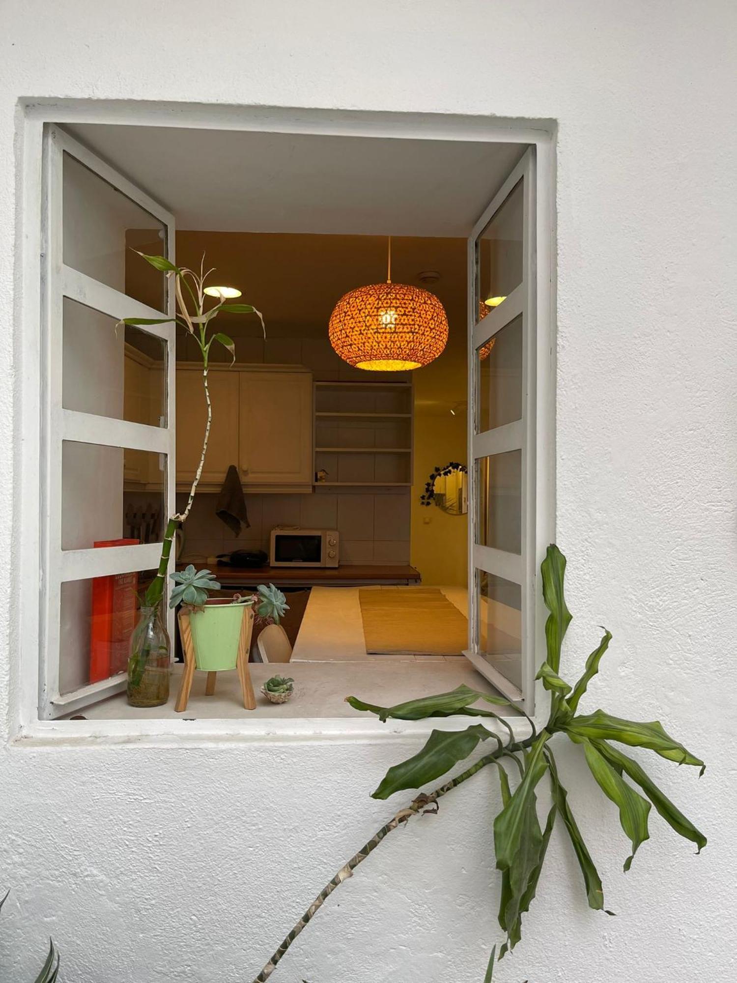 Shared Apartment With Bright Private Patio In Lisboa Exterior photo