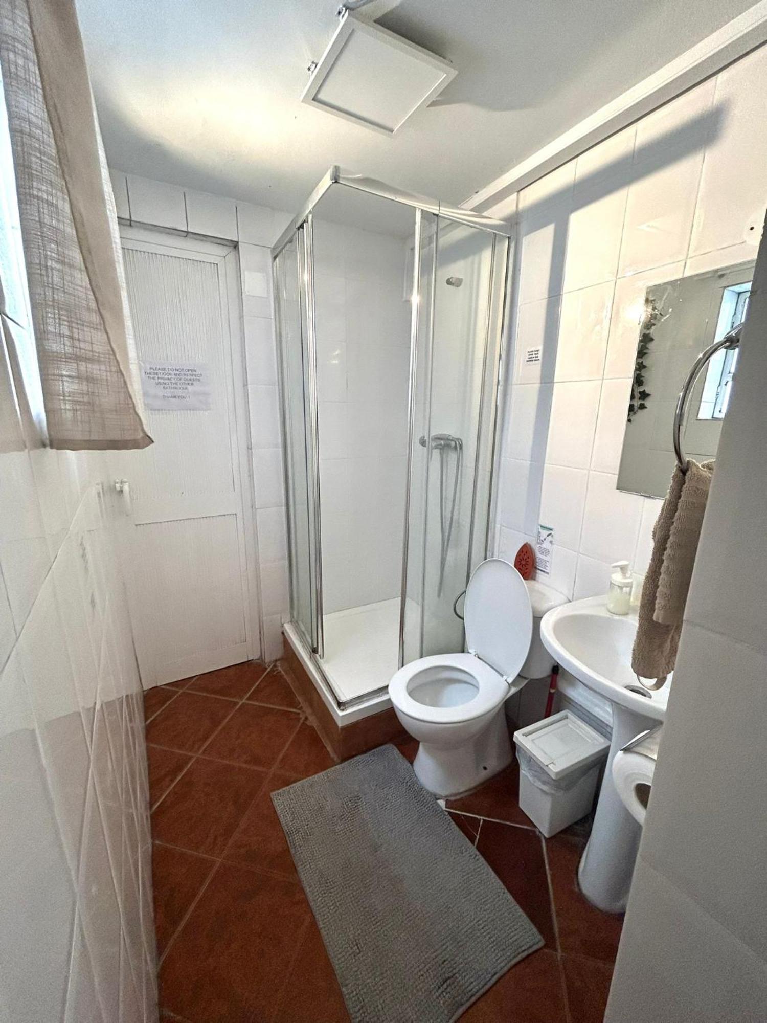Shared Apartment With Bright Private Patio In Lisboa Exterior photo