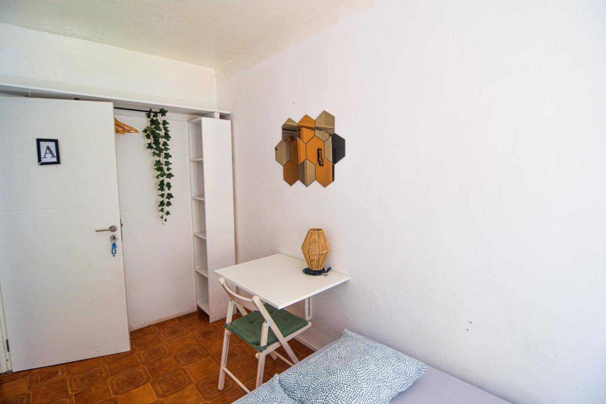 Shared Apartment With Bright Private Patio In Lisboa Exterior photo